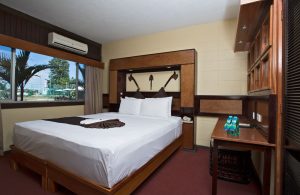 Gateway Hotel - Accommodation - Deluxe Room